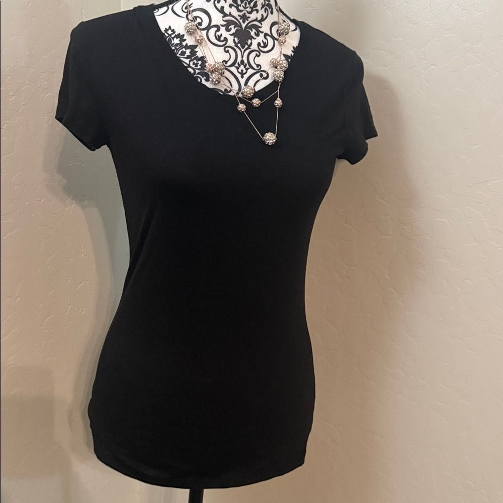 No Boundaries Black Short Sleeve V-Neck Tee
